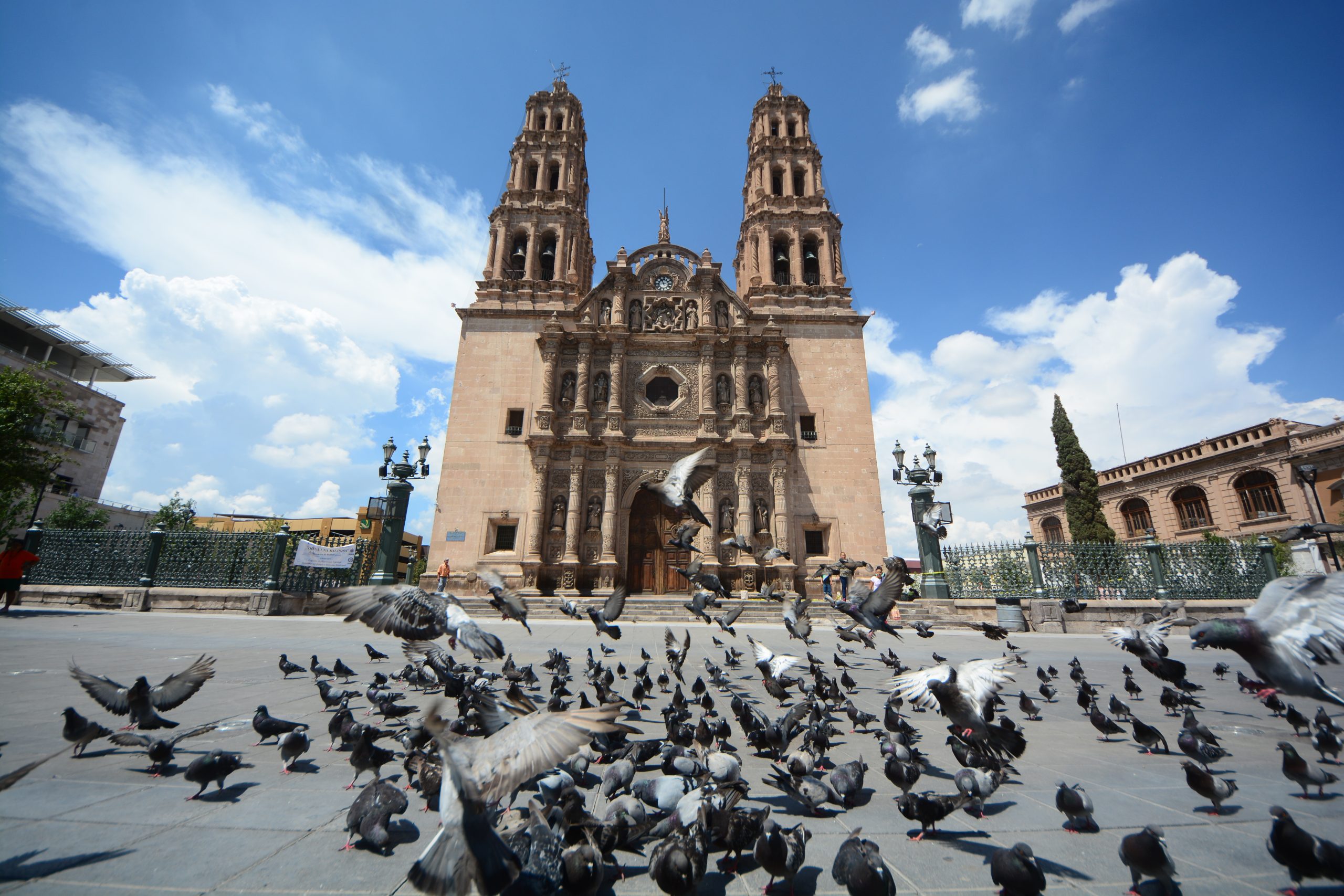 Catedral de Chihuahua es el templo sede de la Arquidiócesis de Chihuahua es considerada como el más importante monumento religioso de estilo barroco en el norte de México.