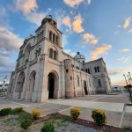 Iglesia en el poblado en Cuauhtémoc